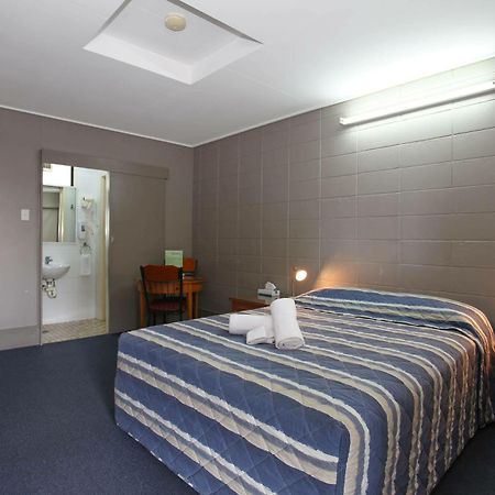 Tandara Hotel Motel Sarina Zewnętrze zdjęcie