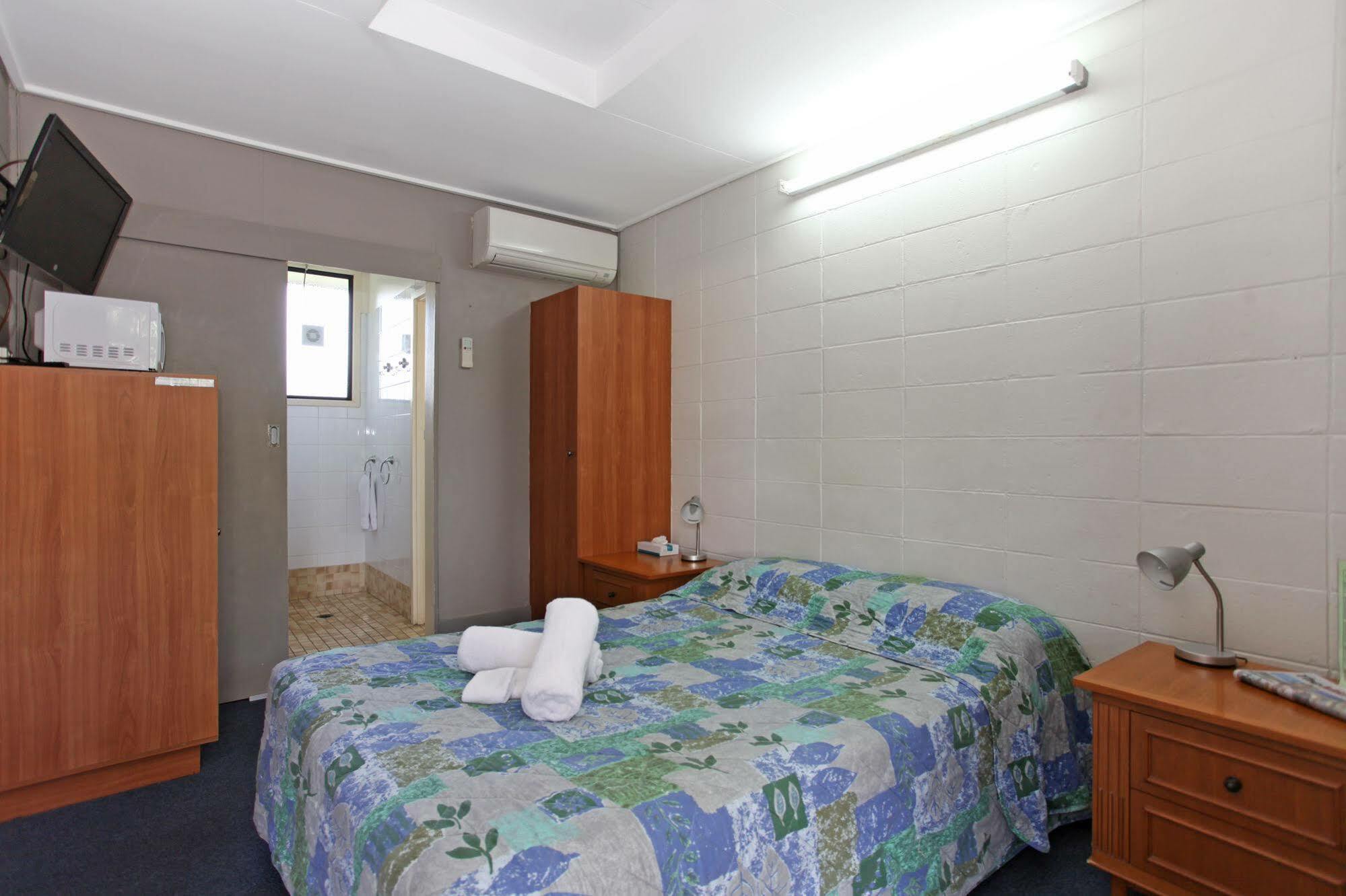 Tandara Hotel Motel Sarina Zewnętrze zdjęcie