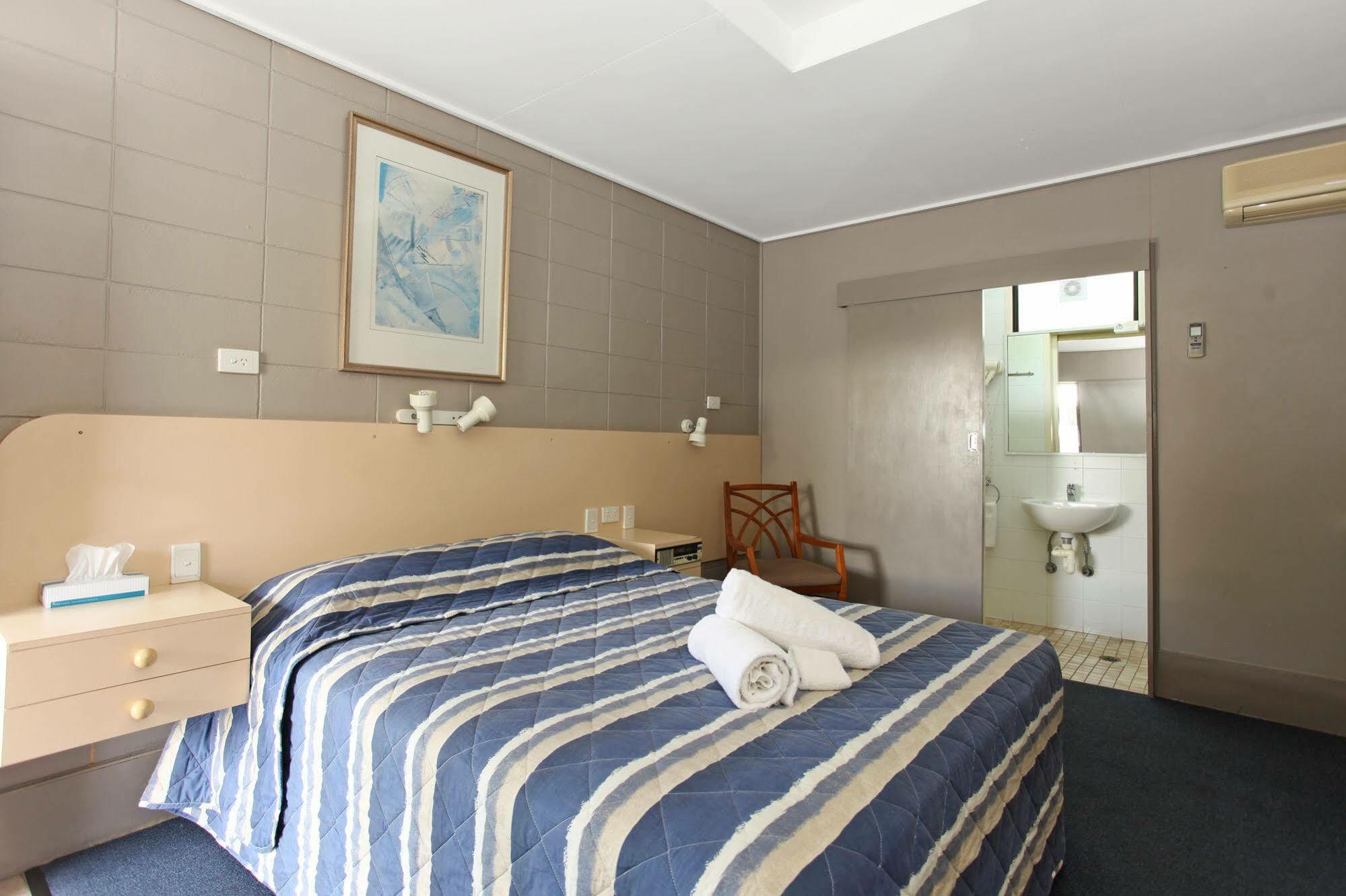 Tandara Hotel Motel Sarina Zewnętrze zdjęcie