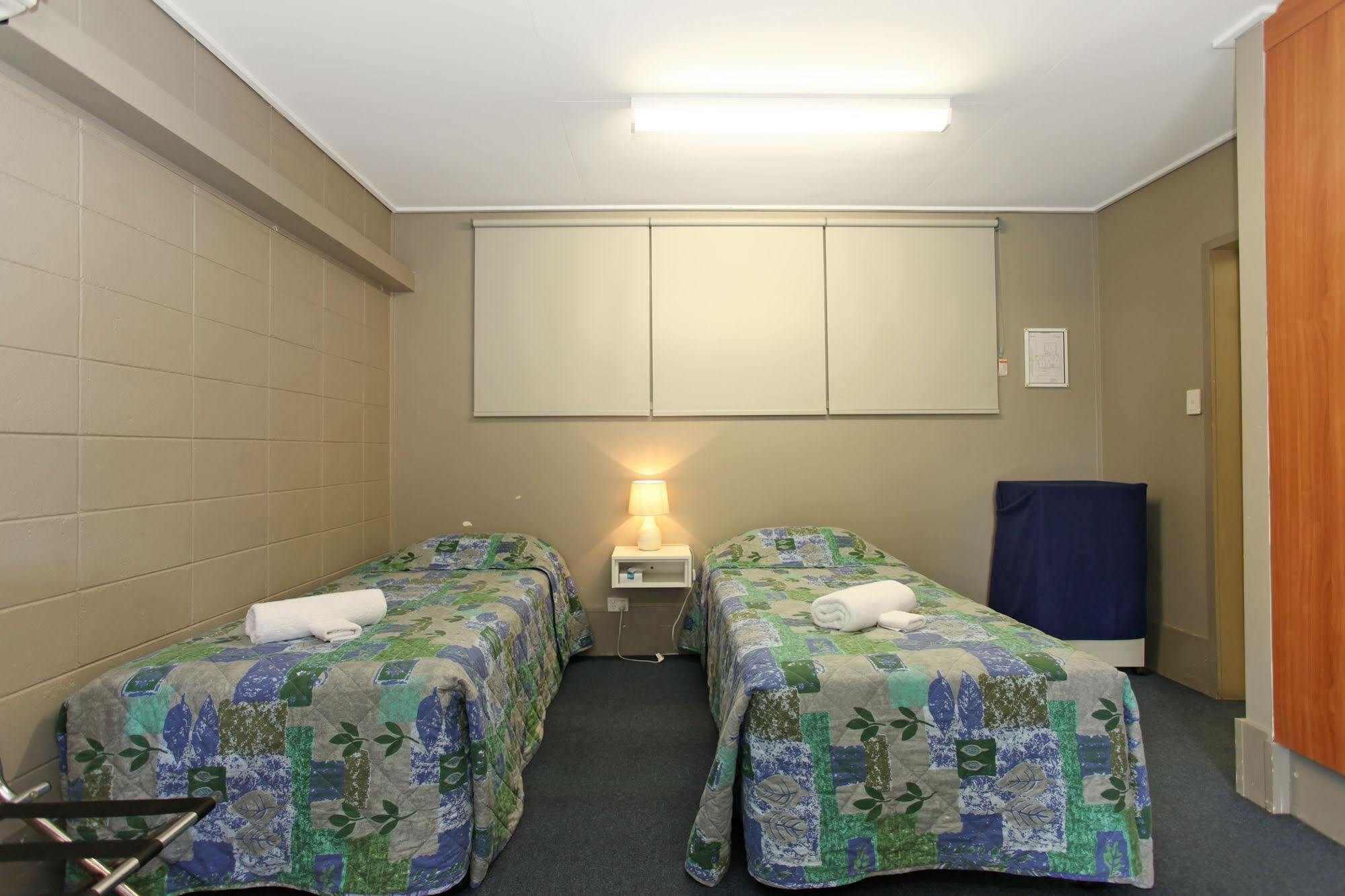 Tandara Hotel Motel Sarina Zewnętrze zdjęcie