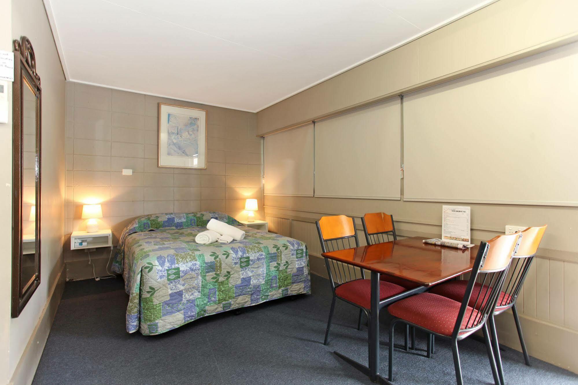 Tandara Hotel Motel Sarina Zewnętrze zdjęcie